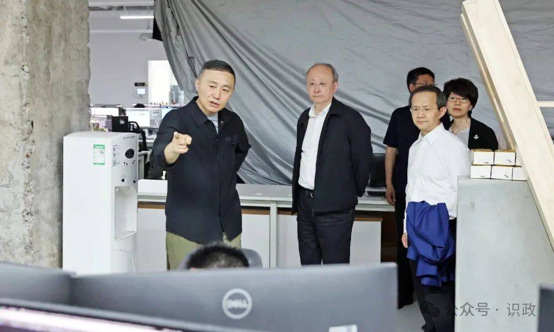 尹力、殷勇调研走访文化企业，与文化产业园区负责人深入座谈