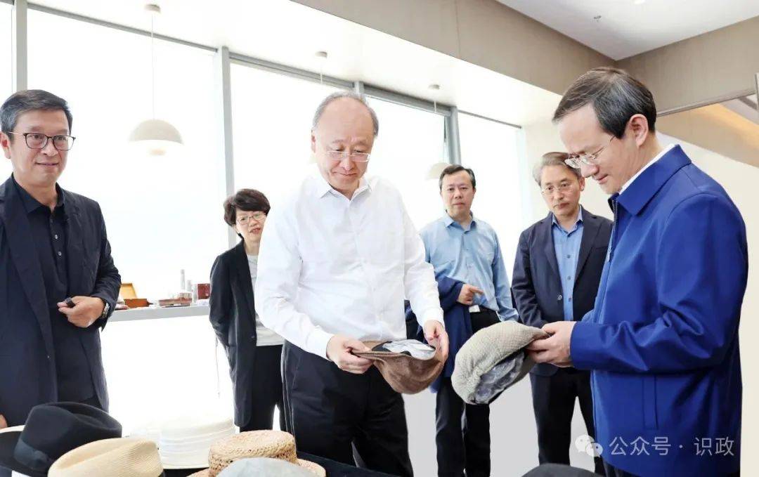 尹力、殷勇调研走访文化企业，与文化产业园区负责人深入座谈
