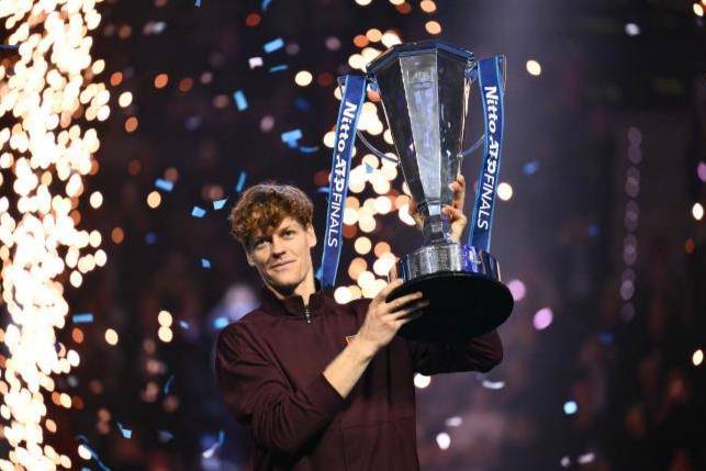 00后巅峰对决，ATP年终总决赛“辛卡决”，辛纳卫冕